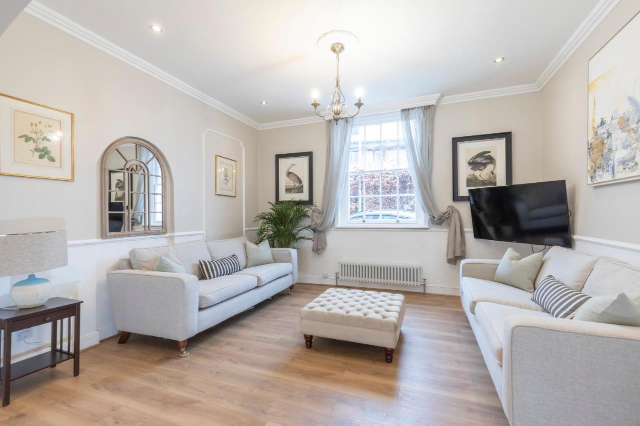 Beautiful 4 Bedroom Home Cheltenham Exterior foto