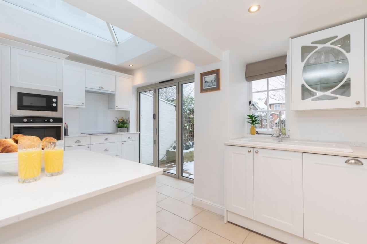 Beautiful 4 Bedroom Home Cheltenham Exterior foto