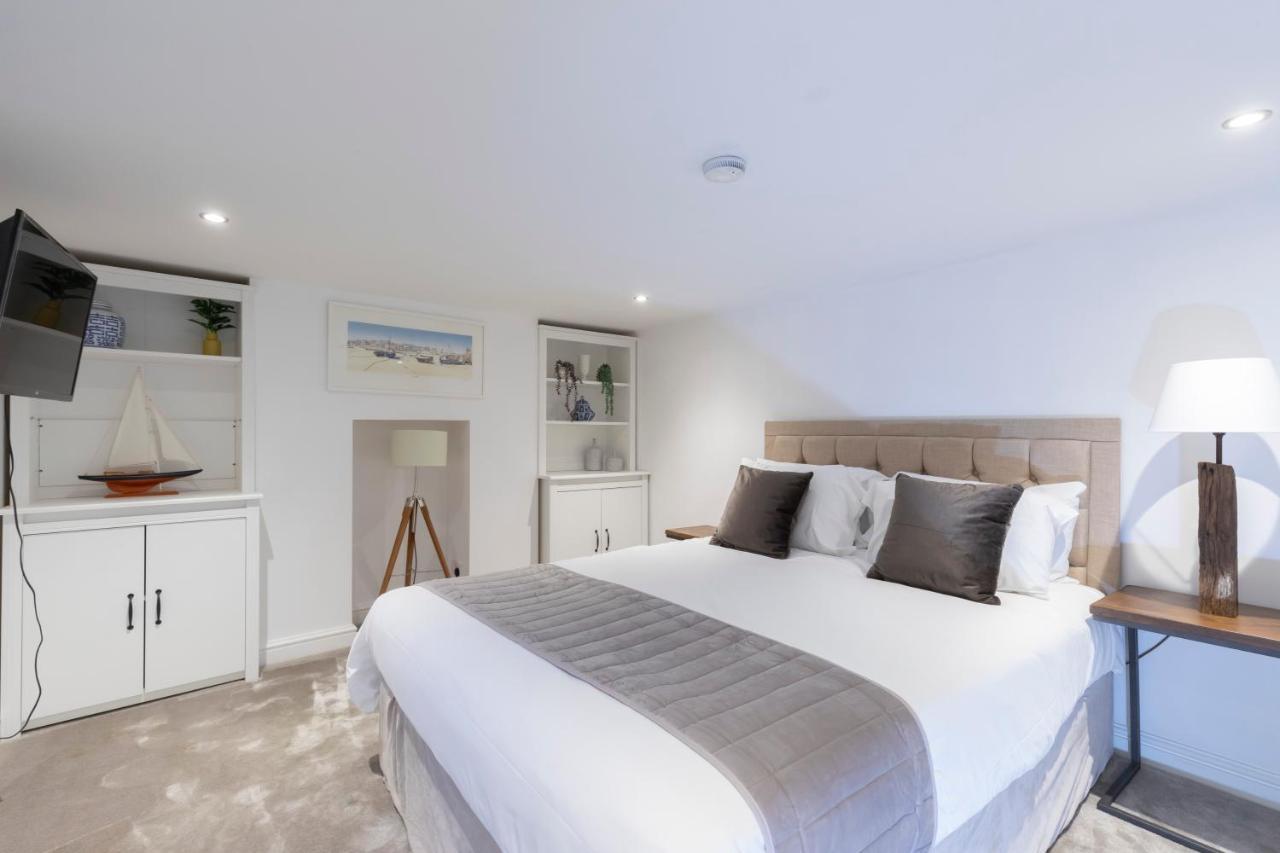 Beautiful 4 Bedroom Home Cheltenham Exterior foto