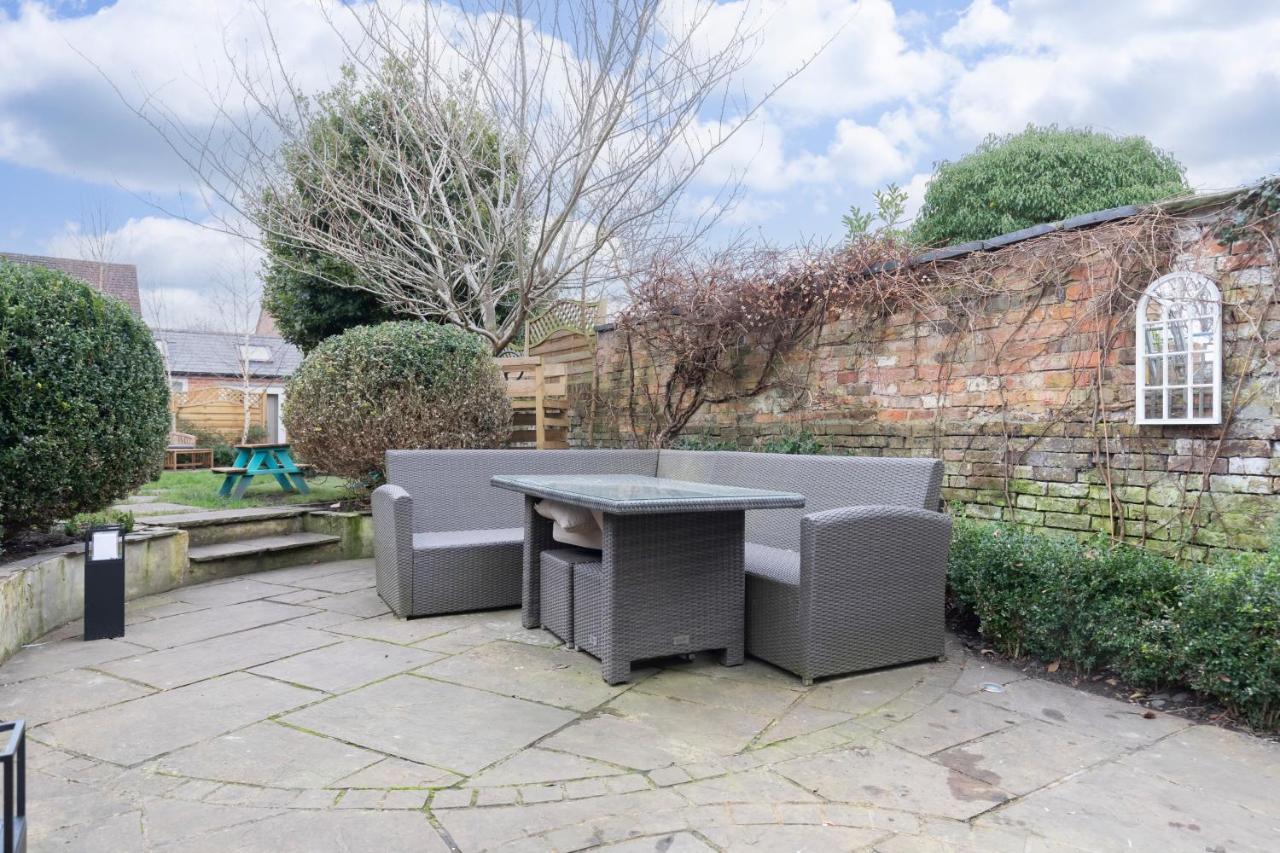 Beautiful 4 Bedroom Home Cheltenham Exterior foto