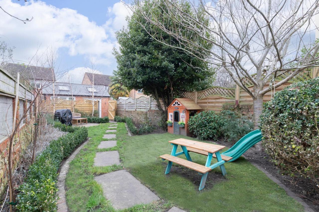 Beautiful 4 Bedroom Home Cheltenham Exterior foto